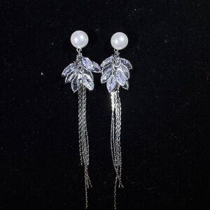 Elegant Silver Leaf Dangle Earrings